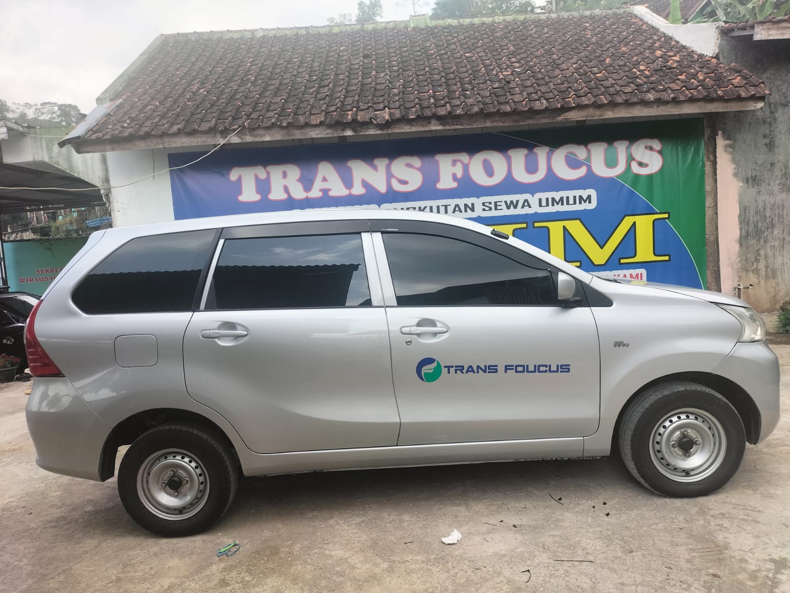 Bus Pariwisata AC Transfoucus